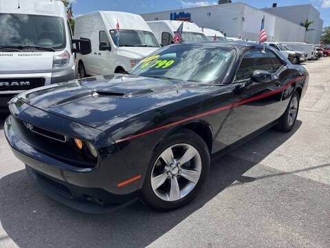 2016 Dodge Challenger SXT RWD photo