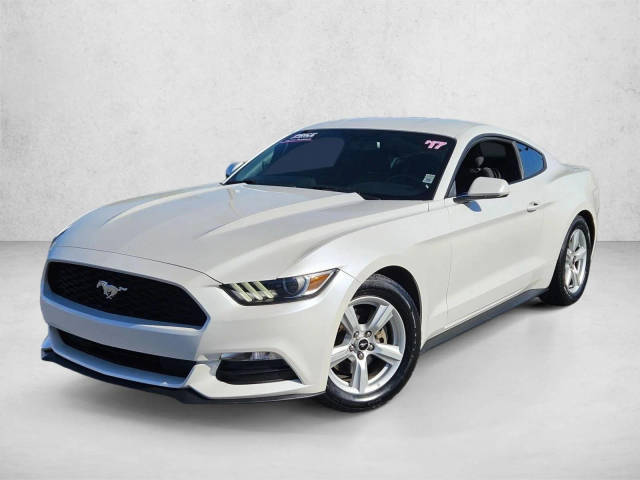 2017 Ford Mustang V6 RWD photo