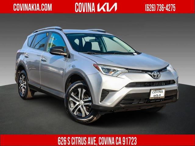 2016 Toyota RAV4 LE FWD photo