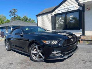 2017 Ford Mustang V6 RWD photo