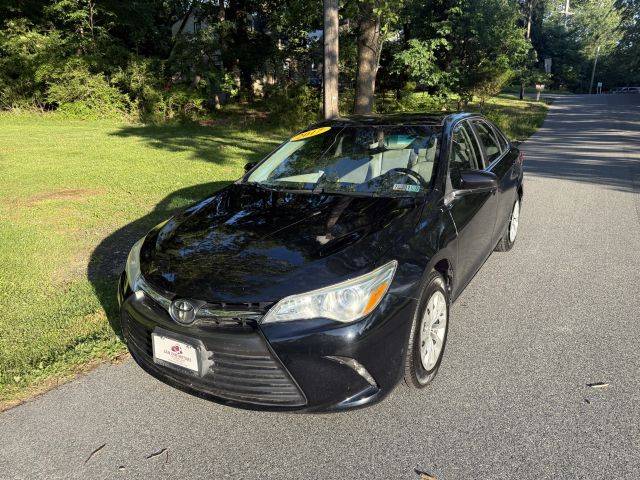 2017 Toyota Camry LE FWD photo