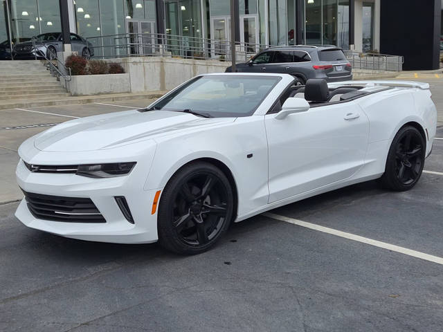 2017 Chevrolet Camaro 2LT RWD photo