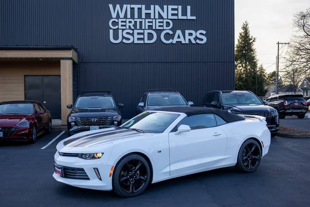 2017 Chevrolet Camaro 1LT RWD photo