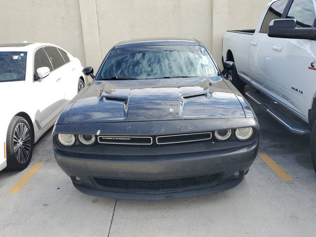 2016 Dodge Challenger SXT RWD photo