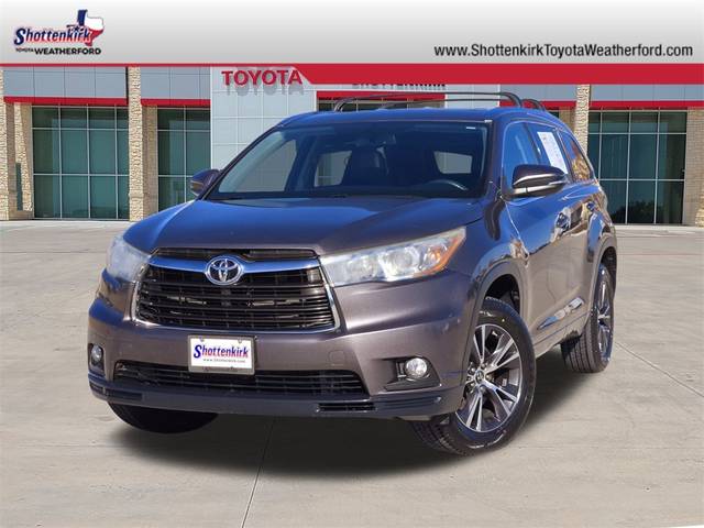 2016 Toyota Highlander XLE FWD photo