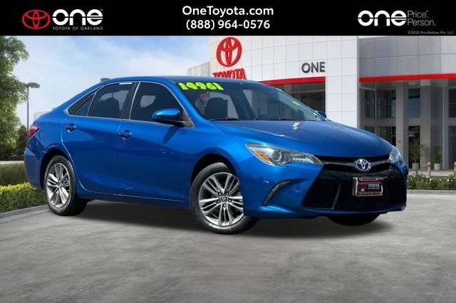 2017 Toyota Camry SE FWD photo