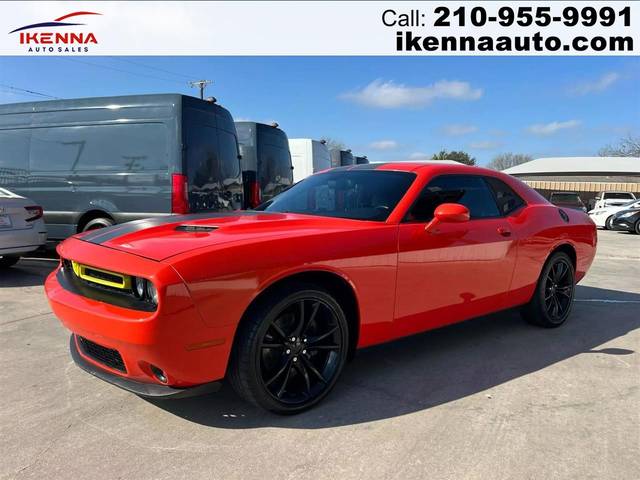 2016 Dodge Challenger SXT Plus RWD photo