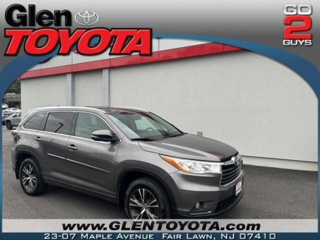 2016 Toyota Highlander XLE AWD photo