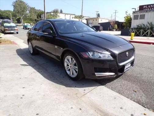 2017 Jaguar XF 35t Premium RWD photo