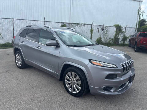 2017 Jeep Cherokee Overland FWD photo