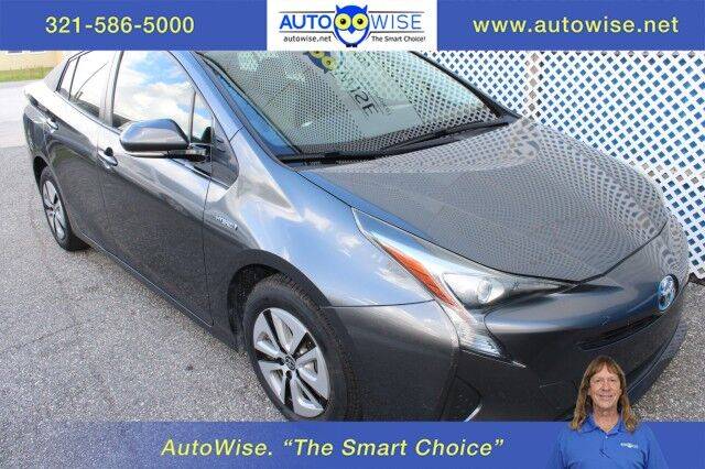 2016 Toyota Prius Three FWD photo