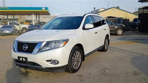 2016 Nissan Pathfinder SV FWD photo
