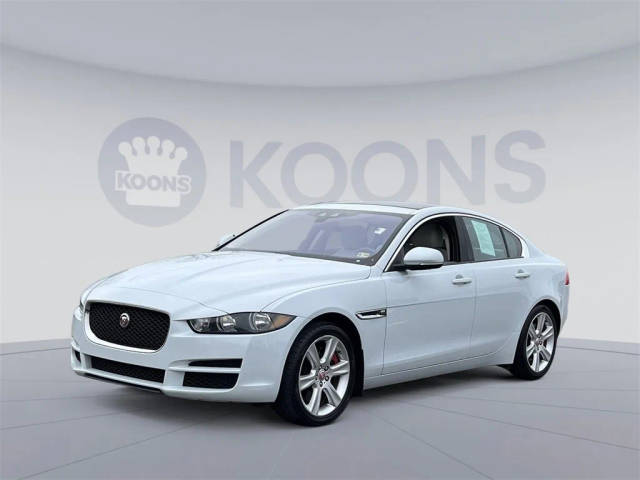 2017 Jaguar XE 35t Premium AWD photo