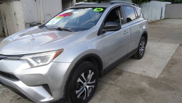 2016 Toyota RAV4 LE FWD photo
