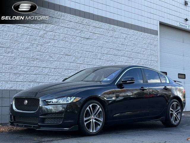 2017 Jaguar XE 25t Premium RWD photo