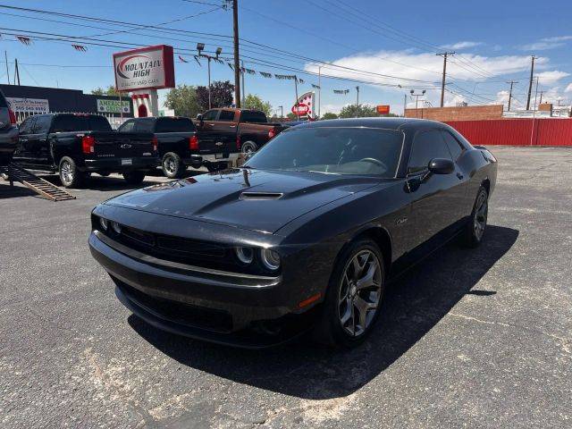 2016 Dodge Challenger SXT RWD photo