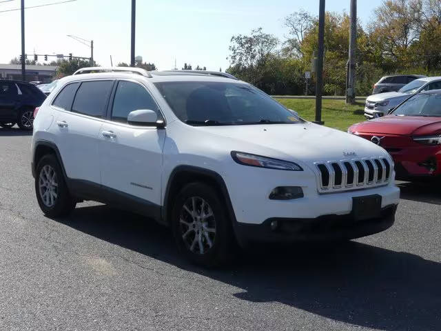 2017 Jeep Cherokee Latitude 4WD photo