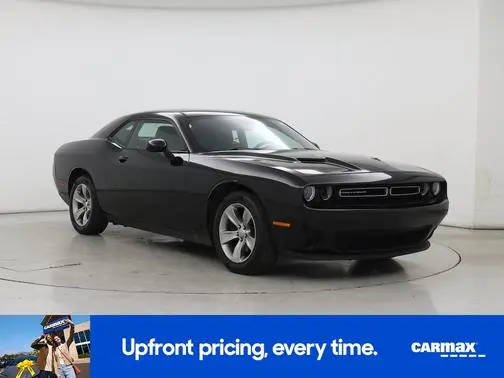 2016 Dodge Challenger SXT RWD photo