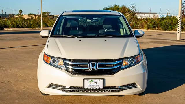 2016 Honda Odyssey EX-L FWD photo