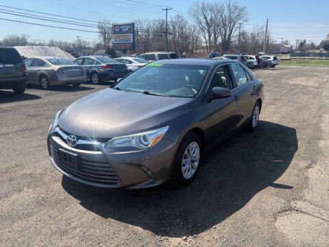 2017 Toyota Camry LE FWD photo