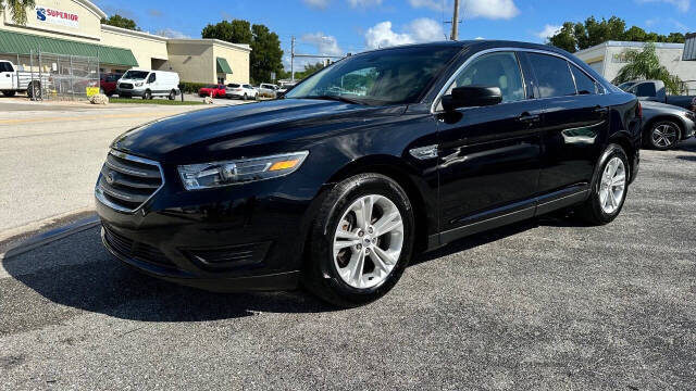 2016 Ford Taurus SE FWD photo