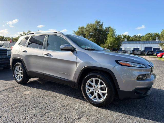 2017 Jeep Cherokee Latitude FWD photo