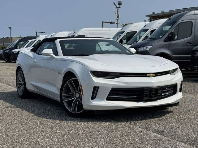 2017 Chevrolet Camaro 1LT RWD photo