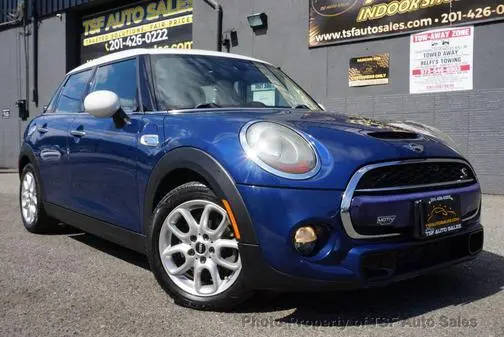 2017 MINI Hardtop 4 Door Cooper S FWD photo