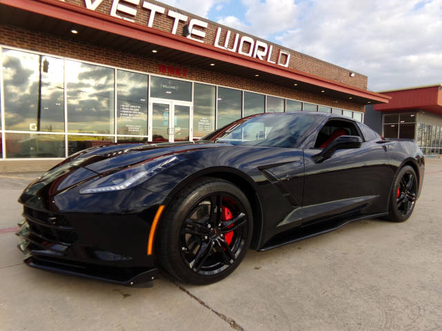 2017 Chevrolet Corvette 2LT RWD photo