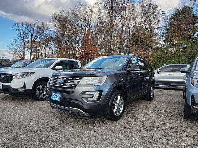 2017 Ford Explorer XLT 4WD photo