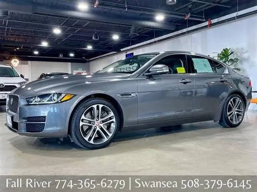 2017 Jaguar XE 35t Premium AWD photo