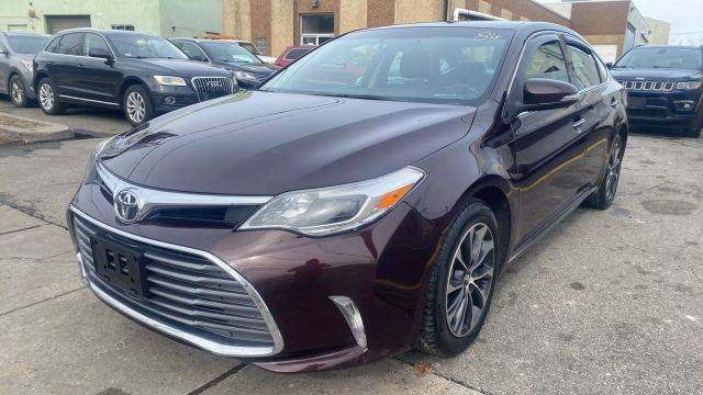 2016 Toyota Avalon Limited FWD photo