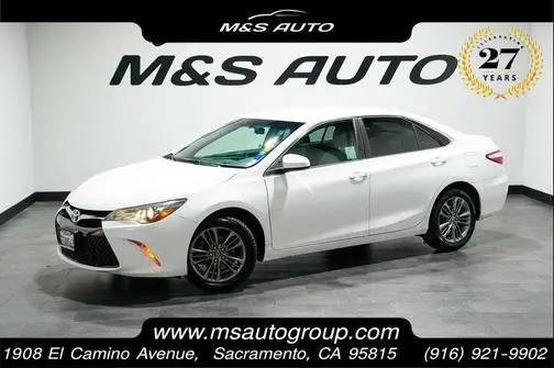 2017 Toyota Camry XLE FWD photo