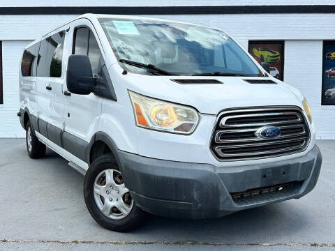 2017 Ford Transit Passenger Wagon XLT RWD photo