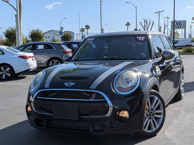 2017 MINI Hardtop 4 Door Cooper S FWD photo