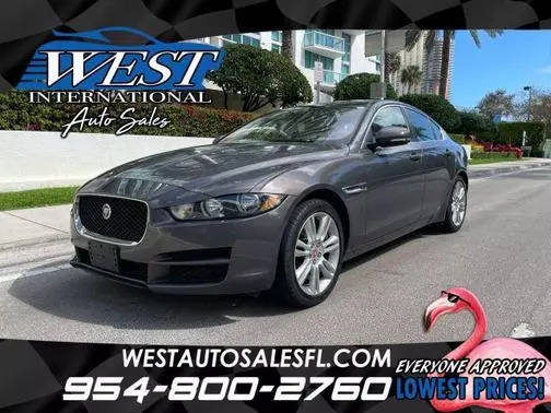 2017 Jaguar XE 35t Prestige AWD photo