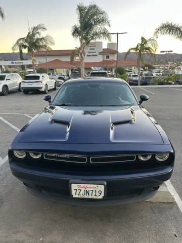 2015 Dodge Challenger SXT RWD photo