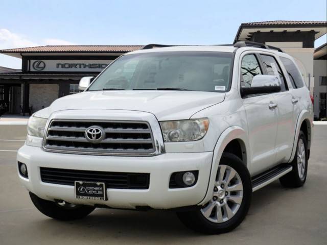 2016 Toyota Sequoia Platinum RWD photo