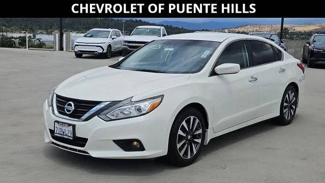 2016 Nissan Altima 2.5 SV FWD photo