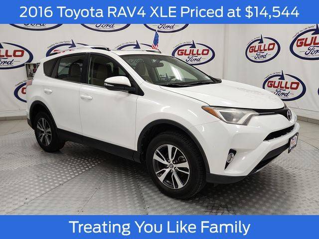2016 Toyota RAV4 XLE FWD photo