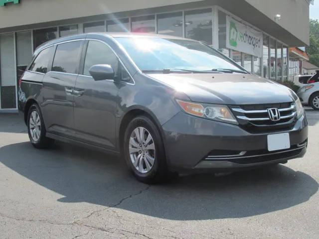 2016 Honda Odyssey SE FWD photo
