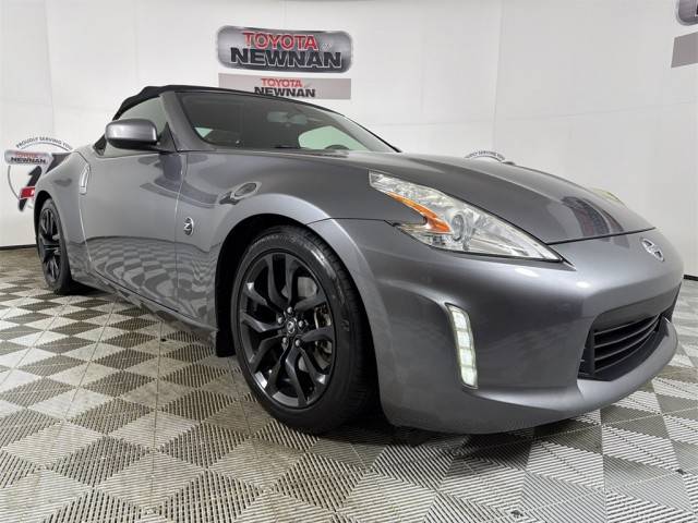 2017 Nissan 370Z  RWD photo