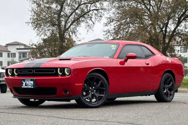 2016 Dodge Challenger SXT Plus RWD photo
