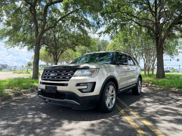 2017 Ford Explorer XLT 4WD photo