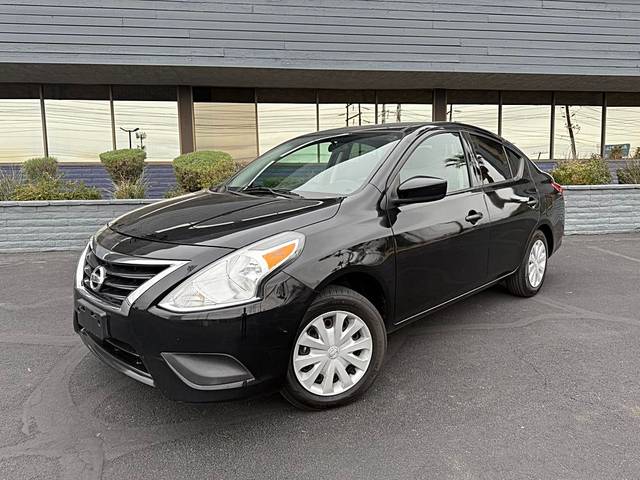 2016 Nissan Versa S FWD photo