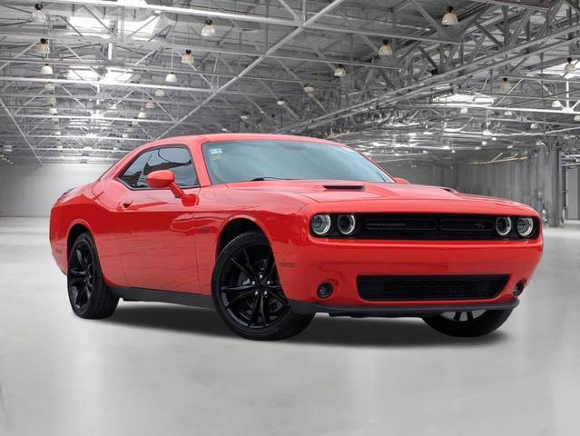 2016 Dodge Challenger R/T RWD photo
