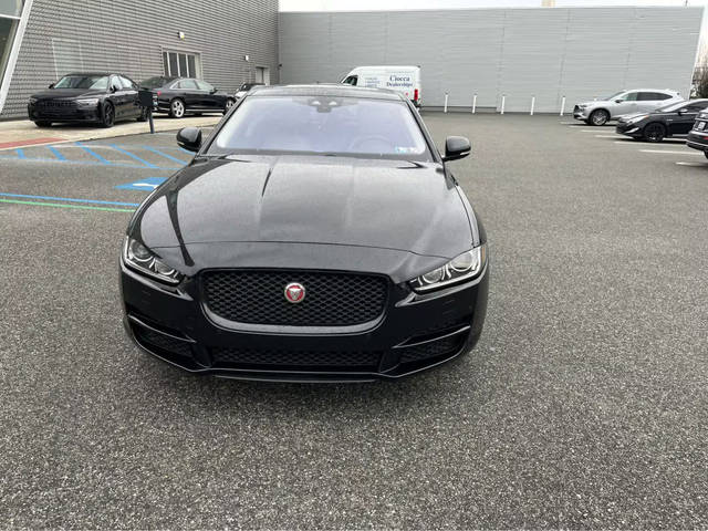 2017 Jaguar XE 35t Prestige AWD photo