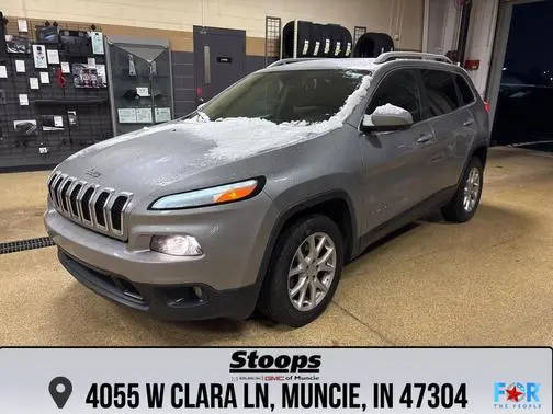 2016 Jeep Cherokee Latitude FWD photo