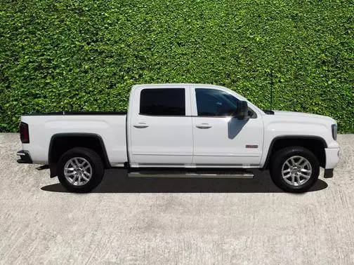 2017 GMC Sierra 1500 SLT 4WD photo