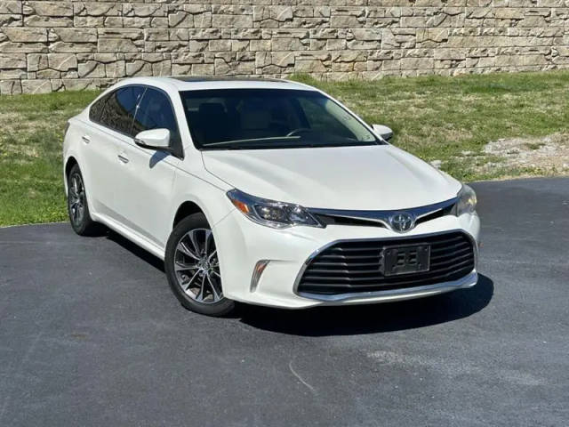 2016 Toyota Avalon XLE Premium FWD photo
